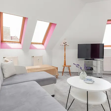 Centrum Ratuszowa Pink By Renters Lägenhet *