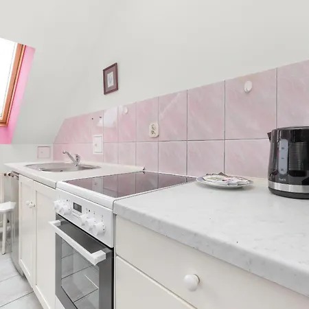Lägenhet Centrum Ratuszowa Pink By Renters
